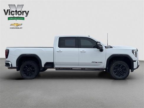 Used 2024 GMC Sierra 2500 AT4 w/ AT4 Preferred Package image 7