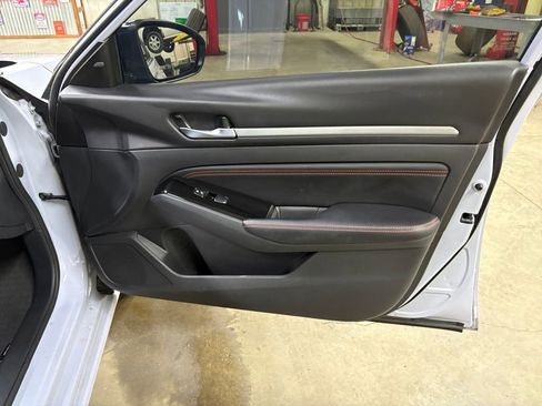 Used 2023 Nissan Altima 2.5 SR image 16