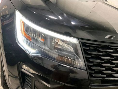 Used 2019 Ford Explorer Sport image 32
