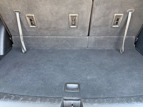 Used 2021 Chevrolet Traverse LT FWD image 17