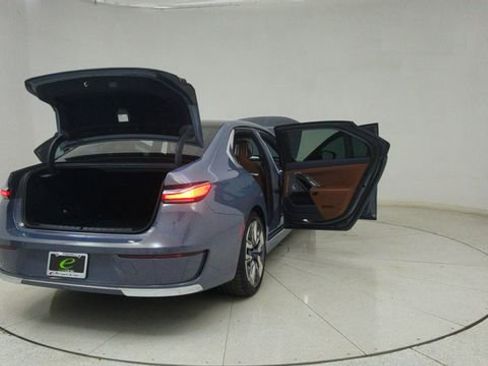 Used 2023 BMW i7 xDrive60 image 82