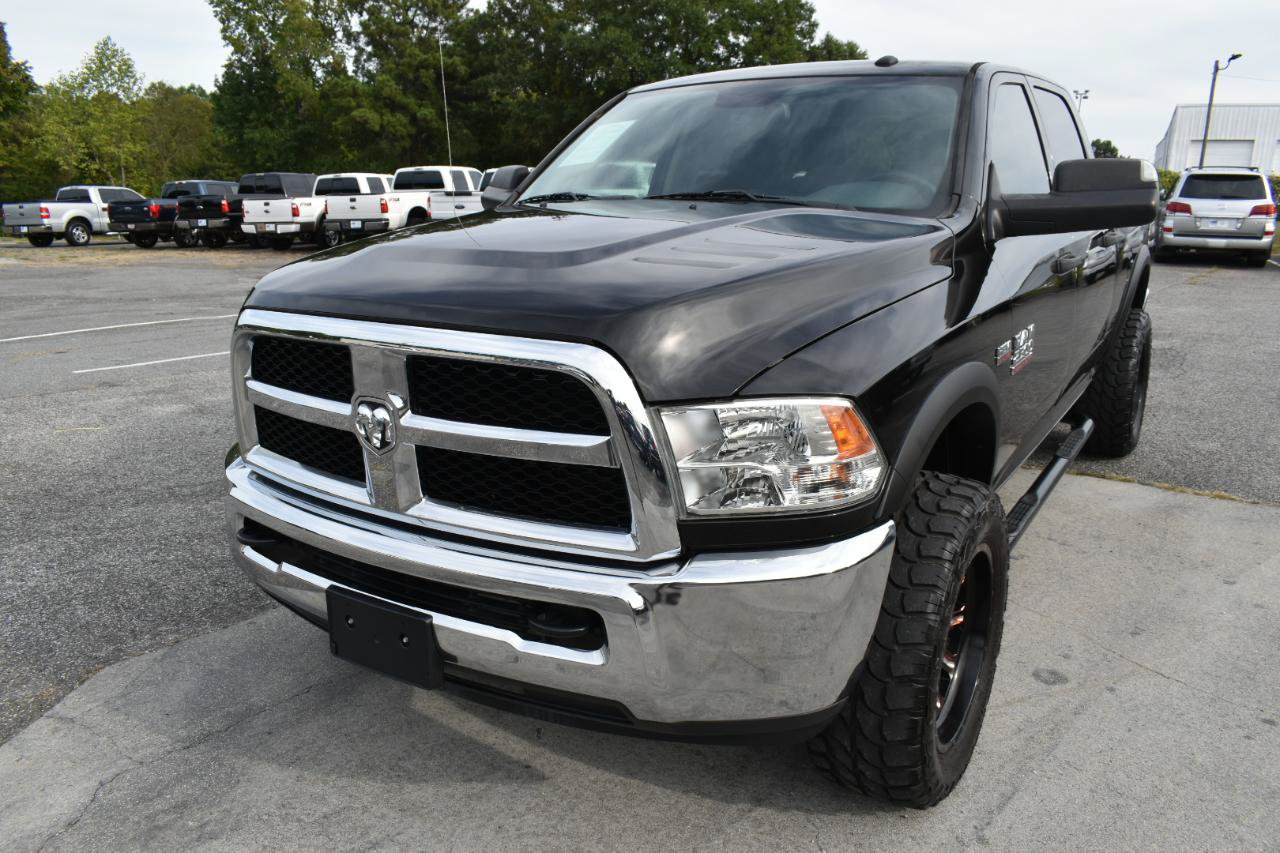 Used 2018 RAM 2500 Tradesman w/ Chrome Appearance Group AWD/4WD image 2