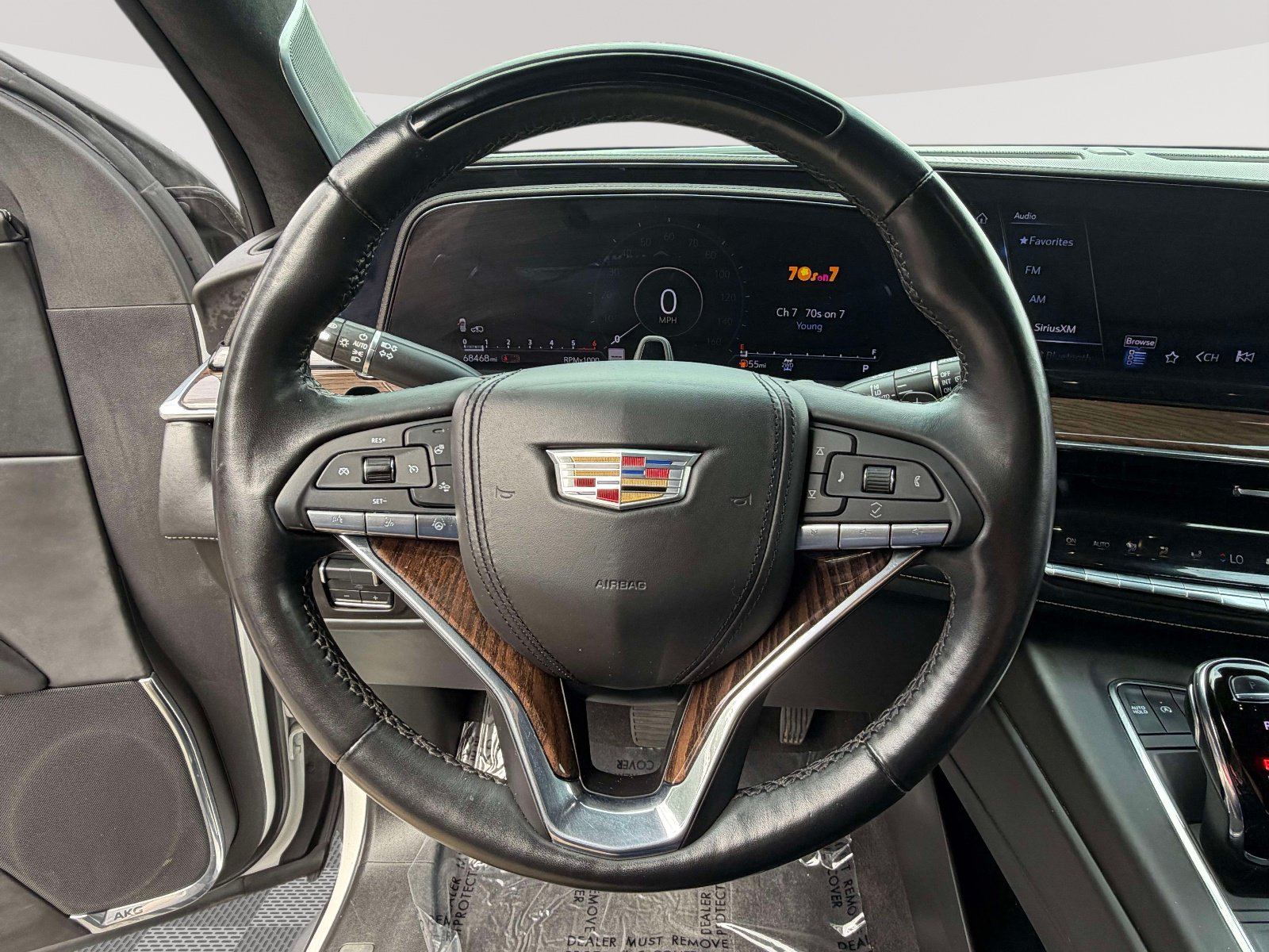 Used 2023 Cadillac Escalade Sport Platinum w/ LPO, ONYX Package AWD/4WD image 12