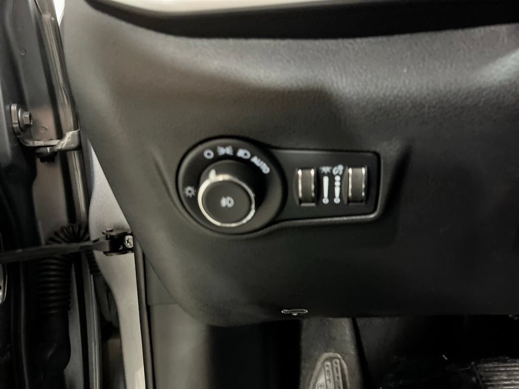 Used 2022 Jeep Compass Latitude w/ Convenience Group FWD image 23