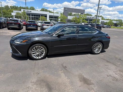 Used 2022 Lexus ES 350 Ultra Luxury w/ Accessory Package 2 FWD image 1