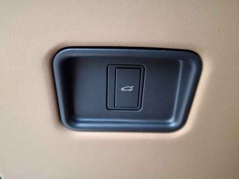 New 2026 Land Rover Range Rover SE image 19