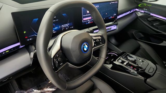 Used 2024 BMW i5 eDrive40i w/ M Sport Package RWD image 47