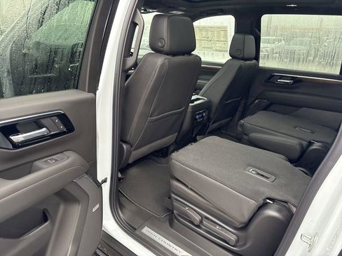 New 2026 Chevrolet Suburban High Country AWD/4WD image 10