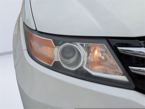 Used 2017 Honda Odyssey Touring Elite image 9