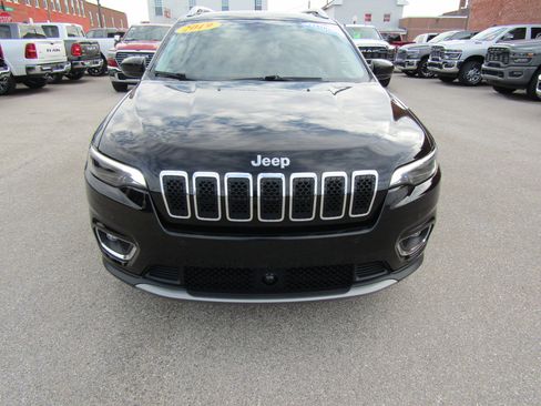 Used 2019 Jeep Cherokee Limited w/ Luxury Group AWD/4WD image 8