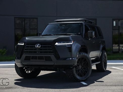 Used 2025 Lexus GX 550 image 2