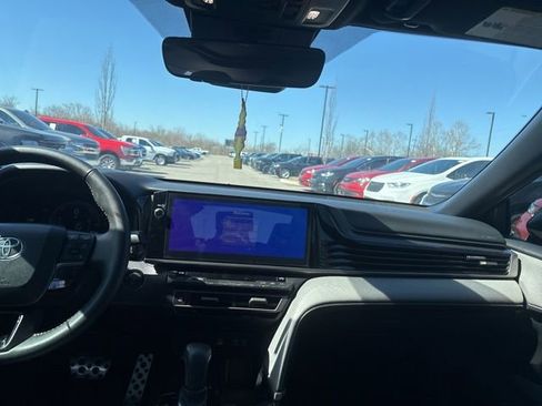 Used 2025 Toyota Camry SE w/ Multimedia Upgrade Package image 20