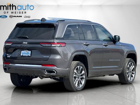 Used 2024 Jeep Grand Cherokee Overland w/ Luxury Tech Group IV AWD/4WD image 4