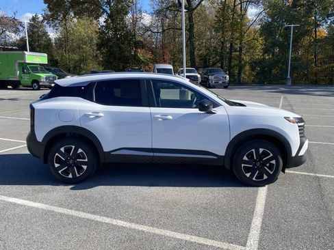 New 2026 Nissan Kicks SV image 9