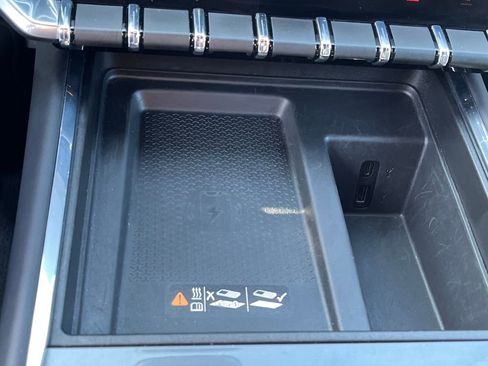 Used 2025 GMC Acadia Elevation image 26