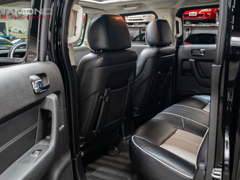 Used 2009 HUMMER H3T Alpha image 97
