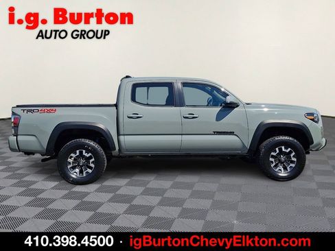 Used 2023 Toyota Tacoma TRD Off-Road w/ Technology Package AWD/4WD image 7
