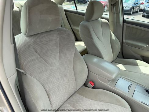 Used 2011 Toyota Camry LE FWD image 18