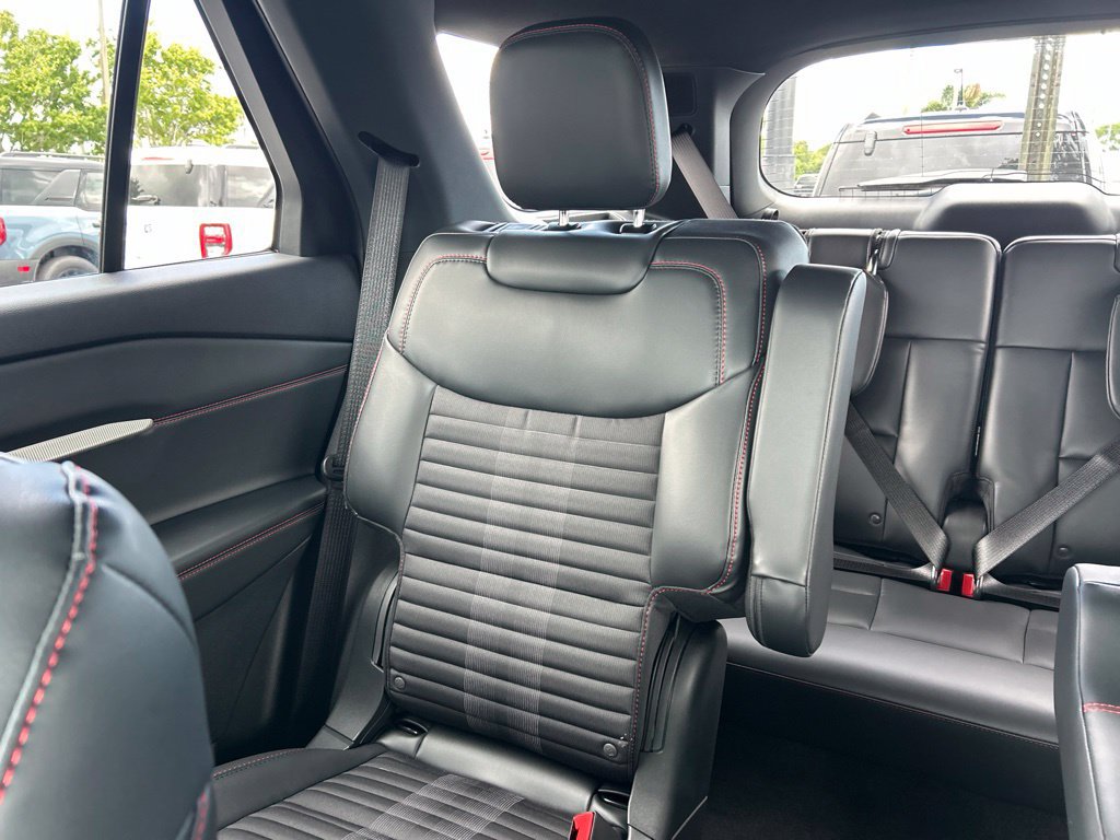 Used 2026 Ford Explorer ST-Line w/ ST-Line Street Pack RWD image 12