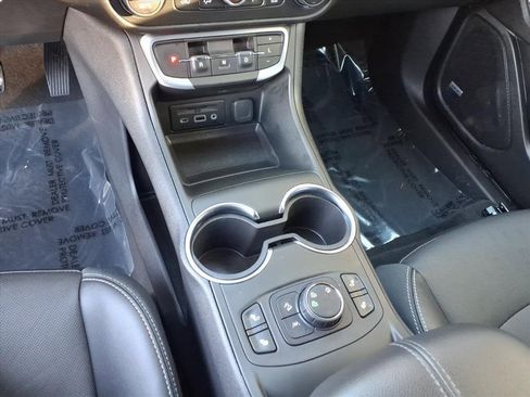 Used 2022 GMC Terrain SLT w/ Infotainment Package II image 21