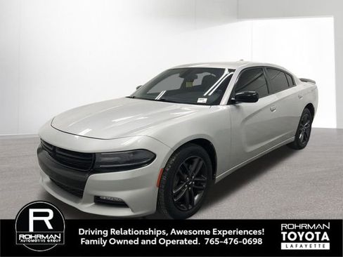 Used 2019 Dodge Charger SXT w/ Blacktop Package AWD/4WD image 2