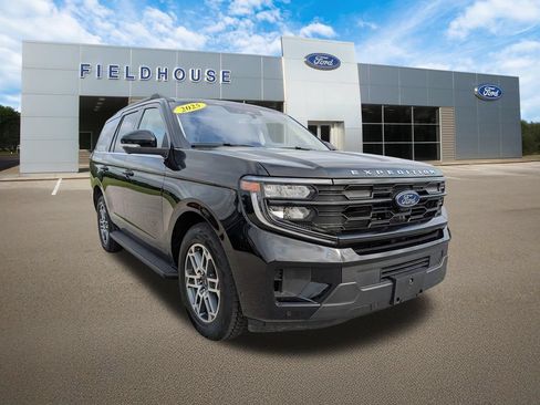 Used 2025 Ford Expedition Active AWD/4WD image 3