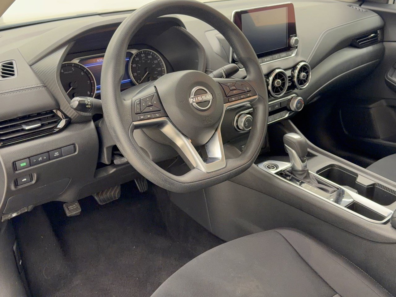 Used 2025 Nissan Sentra SV FWD image 4