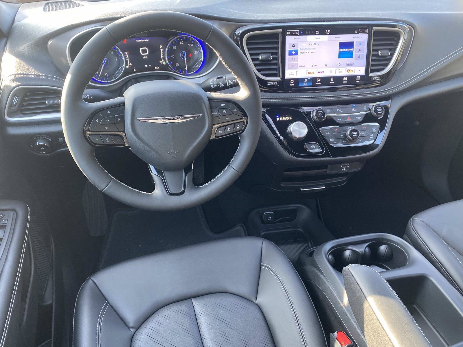 New 2026 Chrysler Pacifica Select w/ S Appearance Package FWD image 9