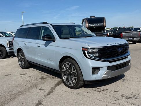 Used 2025 Ford Expedition Max Platinum w/ Platinum Ultimate Package AWD/4WD image 2