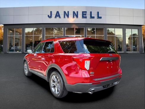 Used 2023 Ford Explorer XLT w/ Equipment Group 202A image 7