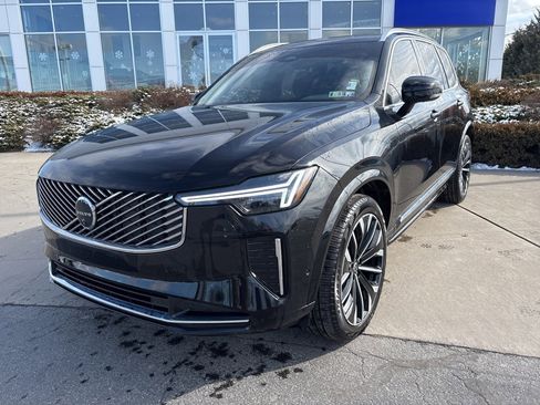 Certified 2025 Volvo XC90 B6 Plus image 2