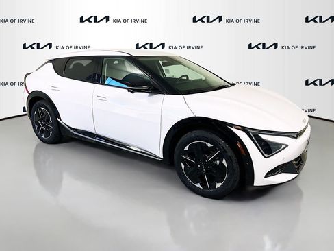 New 2025 Kia EV6 Wind image 26