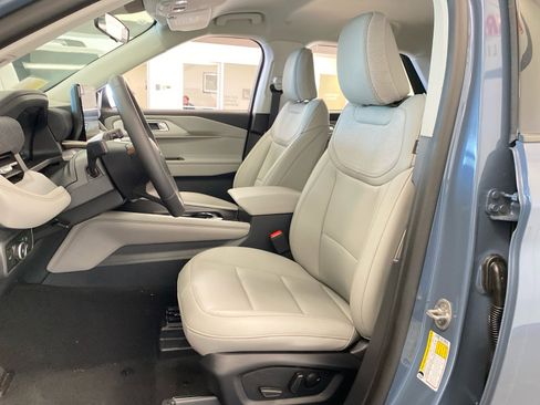 New 2026 Ford Explorer Active w/ Active Comfort Package AWD/4WD image 16