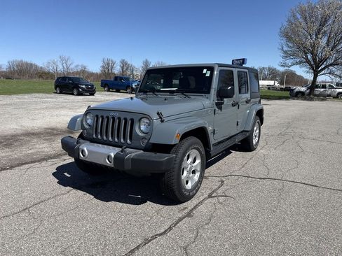 Used 2015 Jeep Wrangler Unlimited Sahara w/ Dual Top Group image 4