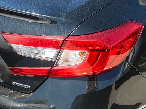 Used 2018 Honda Accord Touring image 15