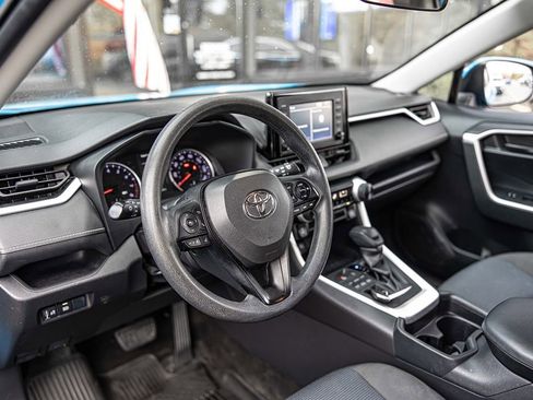 Used 2019 Toyota RAV4 LE w/ All Weather Liner Package AWD/4WD image 18