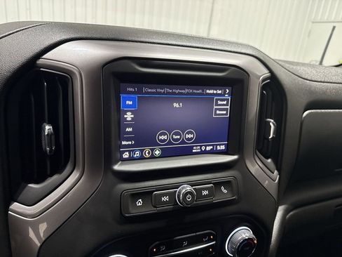 Used 2022 Chevrolet Silverado 1500 Custom image 13