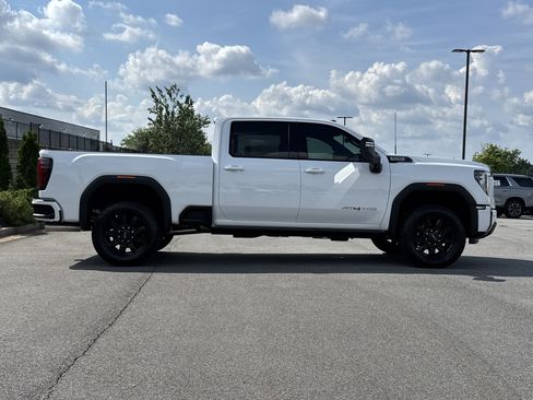 New 2026 GMC Sierra 2500 AT4 w/ AT4 Premium Plus Package AWD/4WD image 11