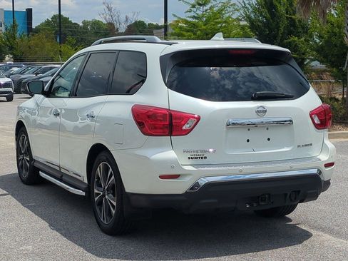 Used 2020 Nissan Pathfinder Platinum FWD image 6