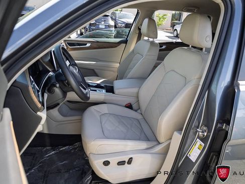 Used 2024 Volkswagen Atlas SE AWD/4WD image 20