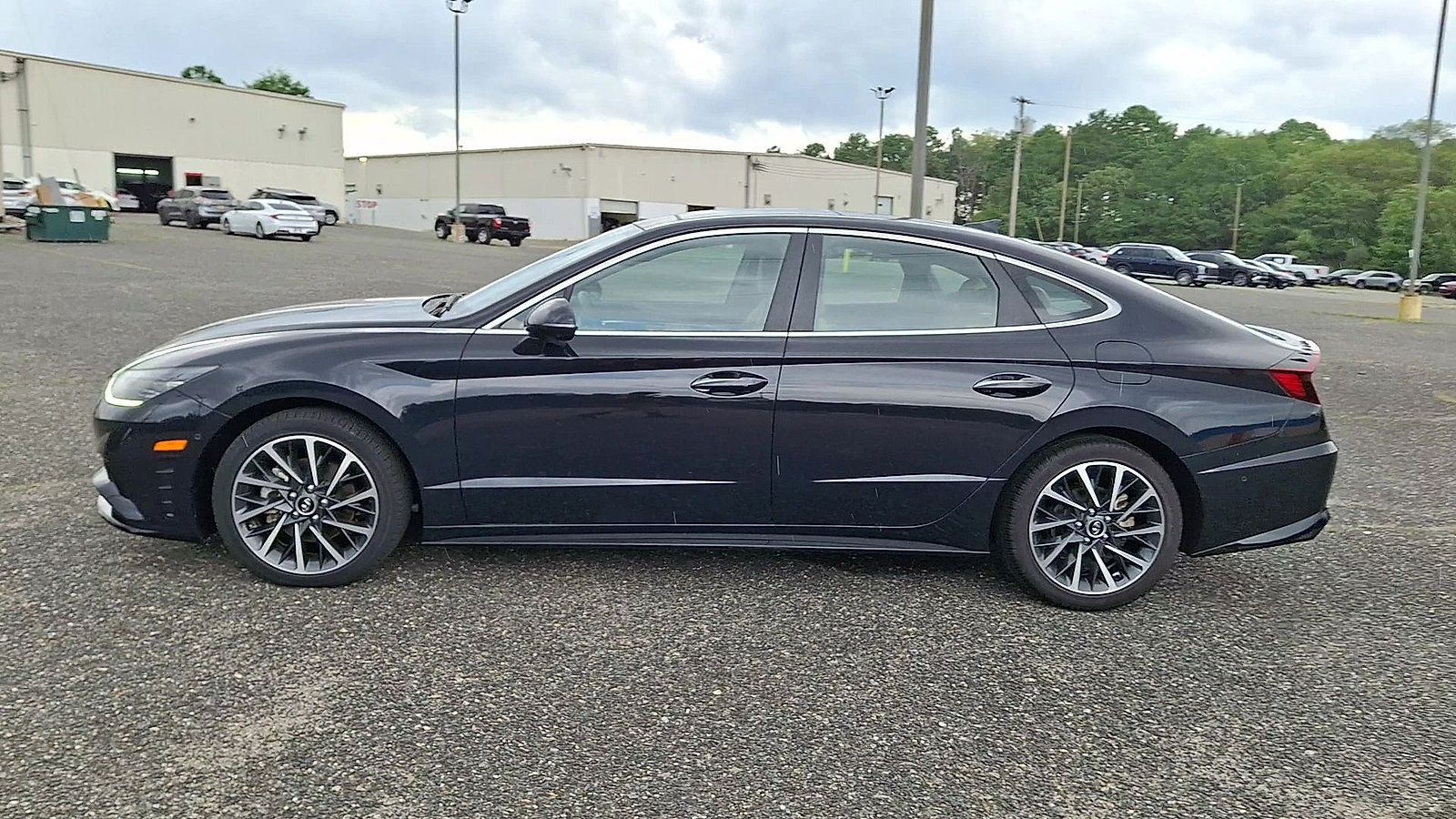 Certified 2023 Hyundai Sonata Limited w/ Cargo Package FWD image 5