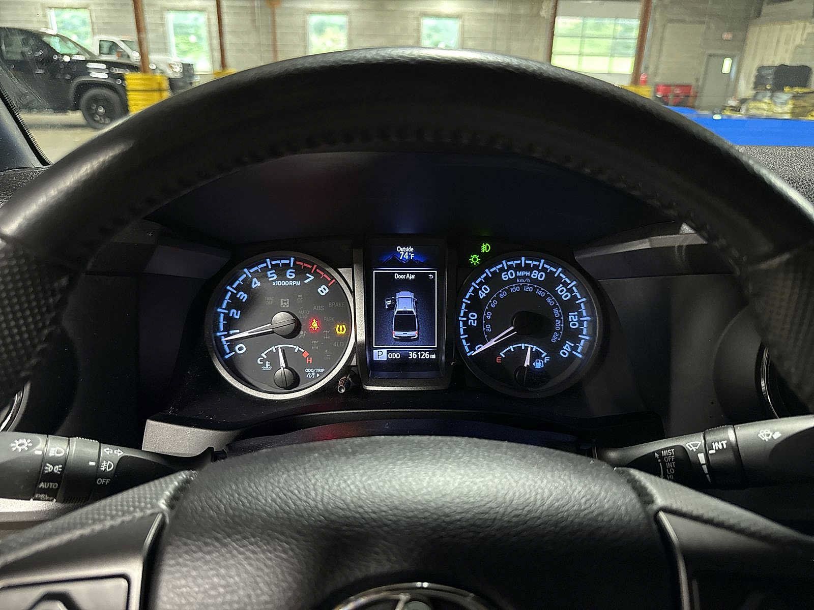 Used 2021 Toyota Tacoma TRD Sport AWD/4WD image 33