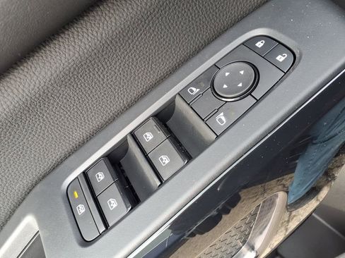 New 2026 Nissan Pathfinder SV image 17