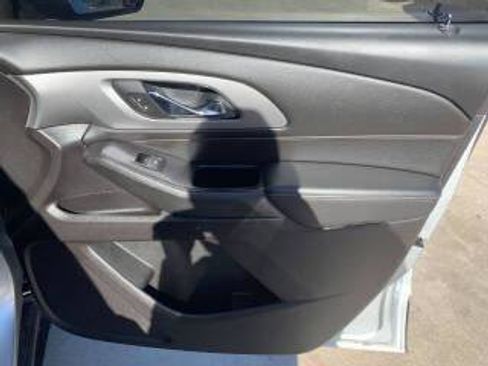Used 2019 Chevrolet Traverse LT image 13