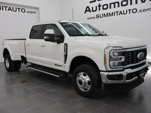Used 2023 Ford F350 Lariat w/ FX4 Off-Road Package image 3