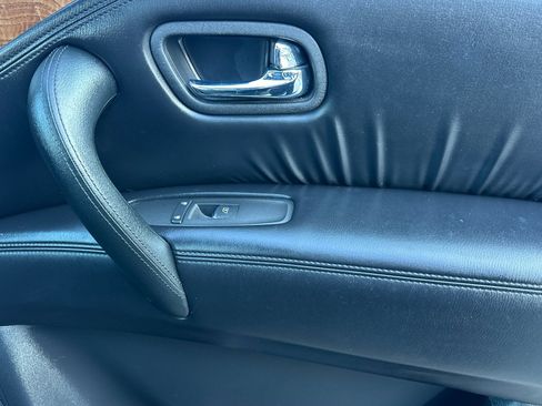 Used 2023 Nissan Armada SL w/ Captain's Chairs Package image 23