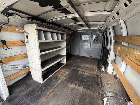 Used 2017 GMC Savana 2500 image 22