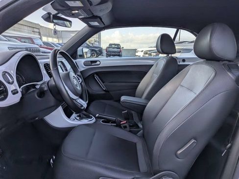 Used 2018 Volkswagen Beetle 2.0T Coast FWD image 27