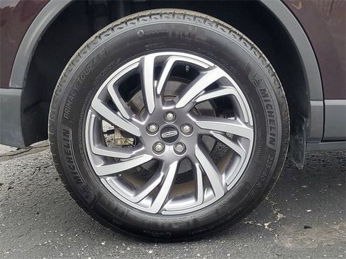 Certified 2023 Lincoln Corsair AWD w/ Equipment Group 101A image 9