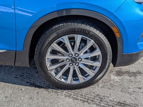 Used 2025 Chevrolet Blazer Premier w/ Enhanced Convenience Package image 9